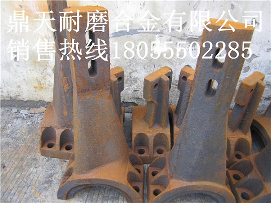 山東圓友750砼攪拌機弧襯板、中刮刀、側刮刀熱銷(xiāo)中